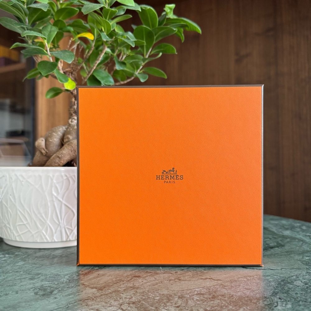 HERMÈS ⭐️ Empty Square Gift Accessories Box 6 3/4” x 6.5” x 1 1/4”
